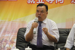 信息工程系主任周振华教授