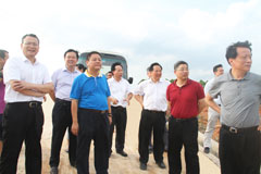 国家农业部财务司司长李建华，广东省农业厅副厅长顾幸伟，湛江市副市长何鑫，湛江市农业局局长罗辉，廉江市委副书记、市长吴群忠，廉江市委常委吴永光等领导在学院董事长宣承志的陪同下考察岭南红橙基地