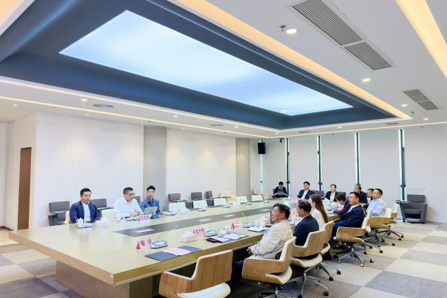 我校召开师资队伍建设研讨会