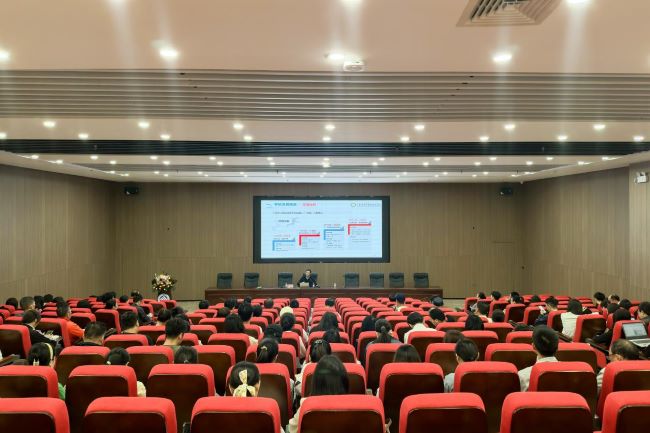 我校举办项目化教学及人才培养方案制定专题讲座