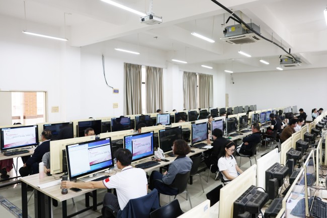 我校开展AI赋能教学类项目建设研讨会