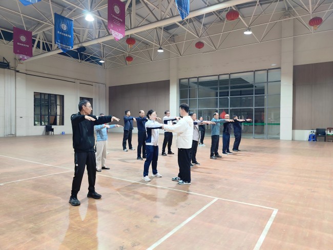我校体育学院举办“太极养生体验活动”