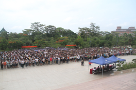 学院举行地震应急疏散演练