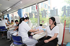 ����ѧ�ӣ��޳���Ѫ���װ���