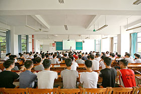 开学第一课,教学秩序井然