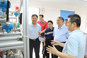 ѧԺ��ί����մ�ʤһ�е���ݸ���ѧԺ���п��콻��