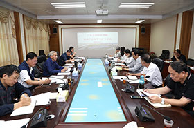 学院党委举行中心组学习扩大会