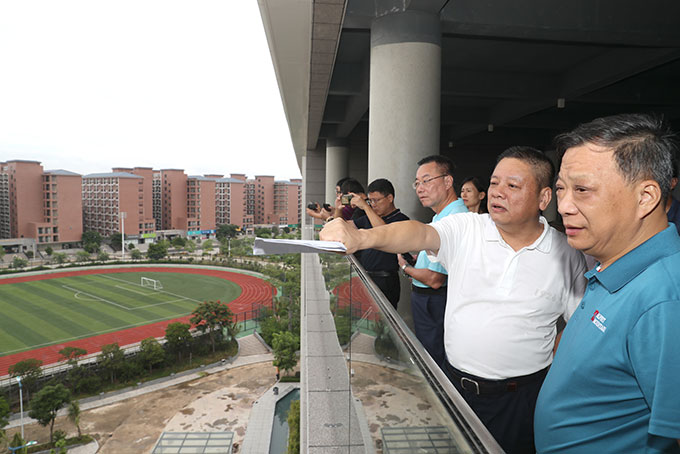 全国高校思想政治理论课教师研修基地领导和专家到学院调研